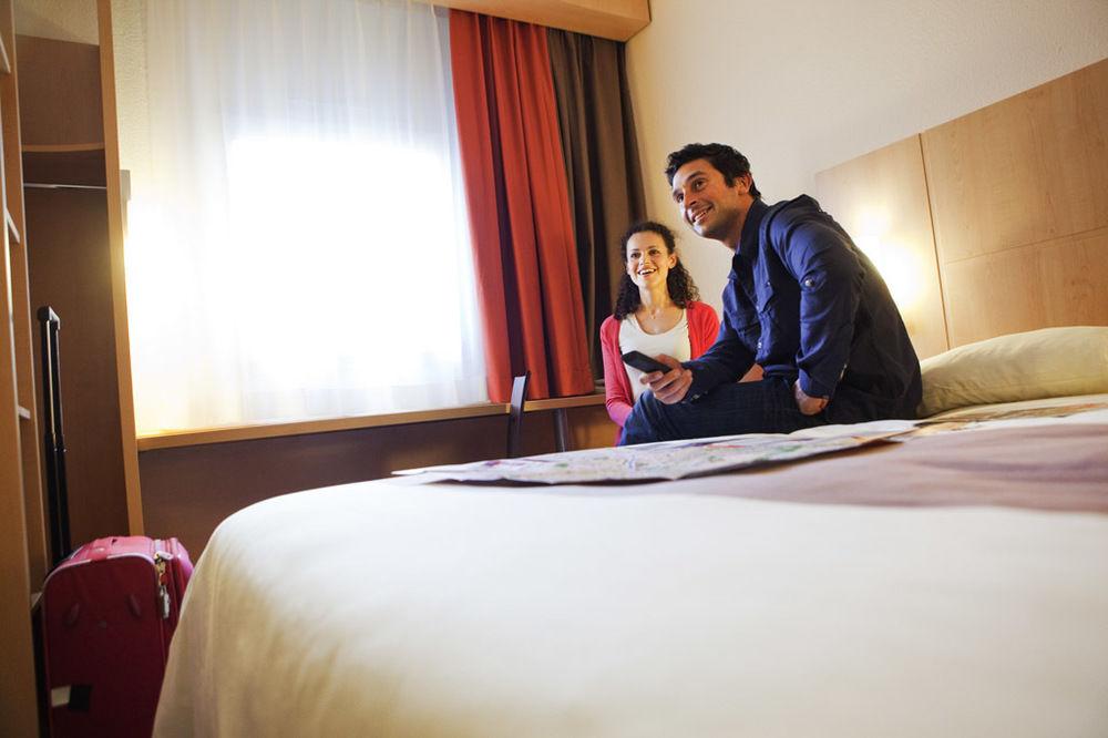 Ibis Vichy Hotel Exterior foto