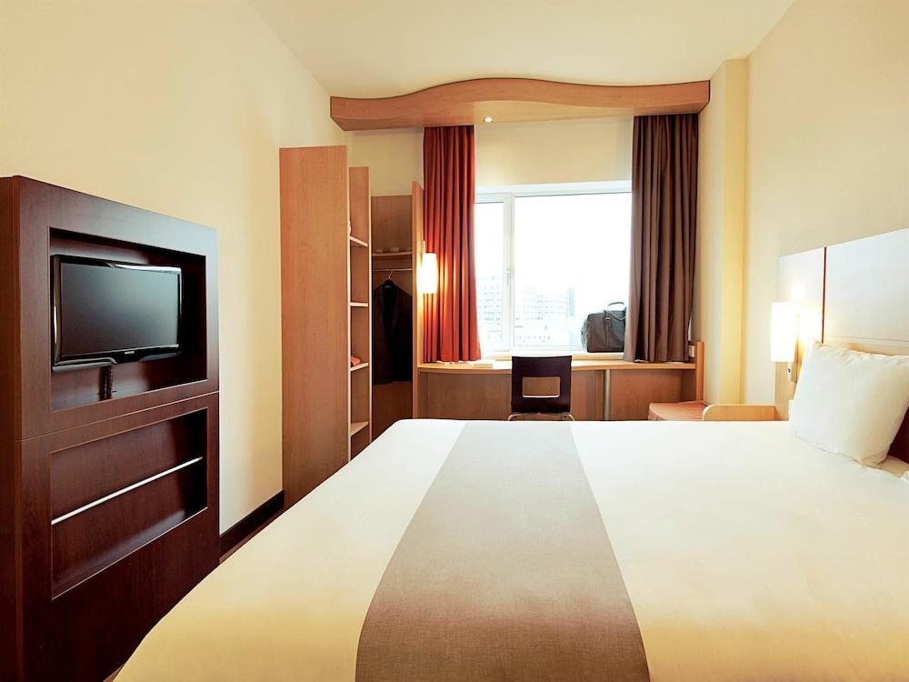 Ibis Vichy Hotel Exterior foto