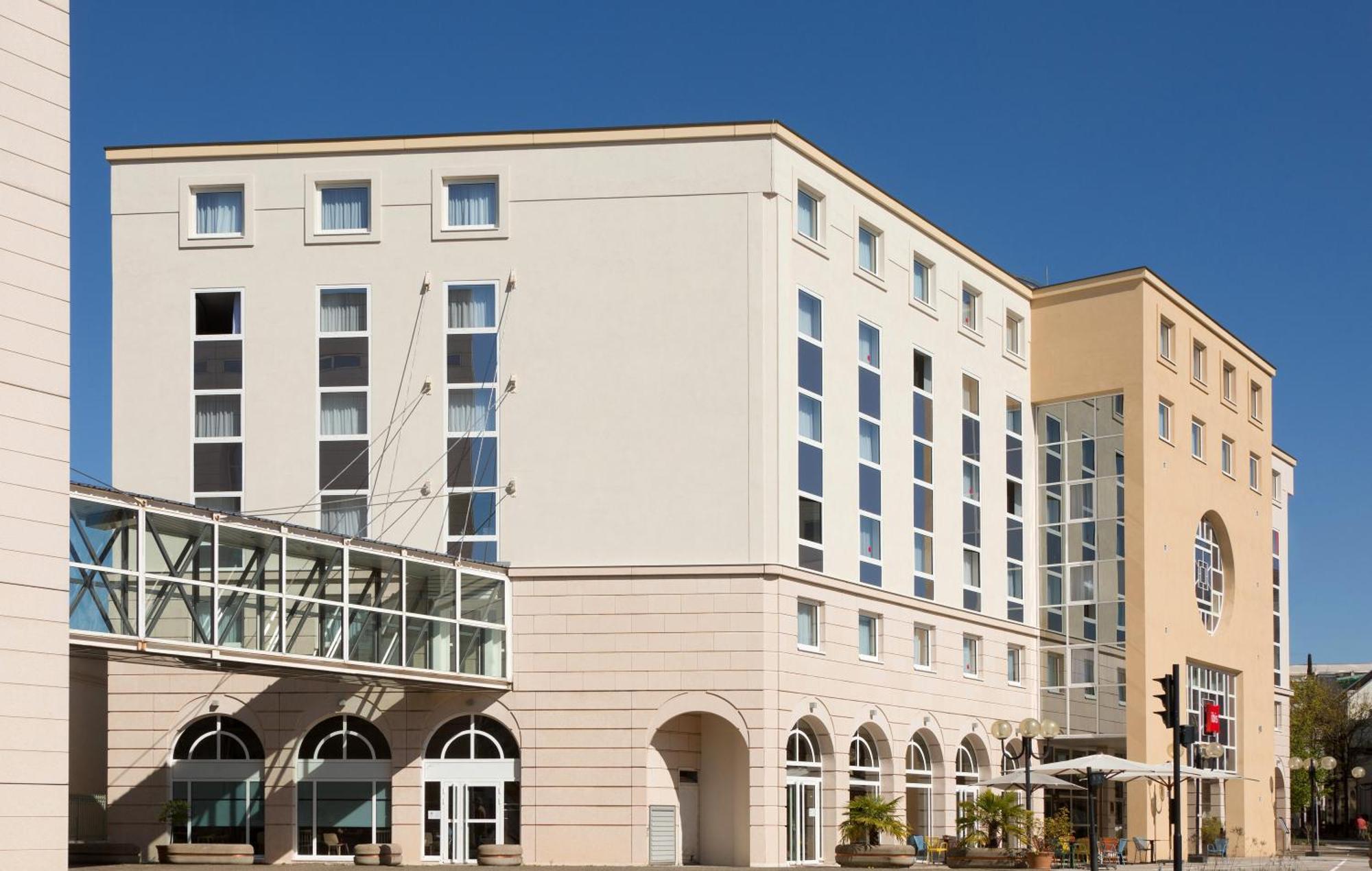 Ibis Vichy Hotel Exterior foto