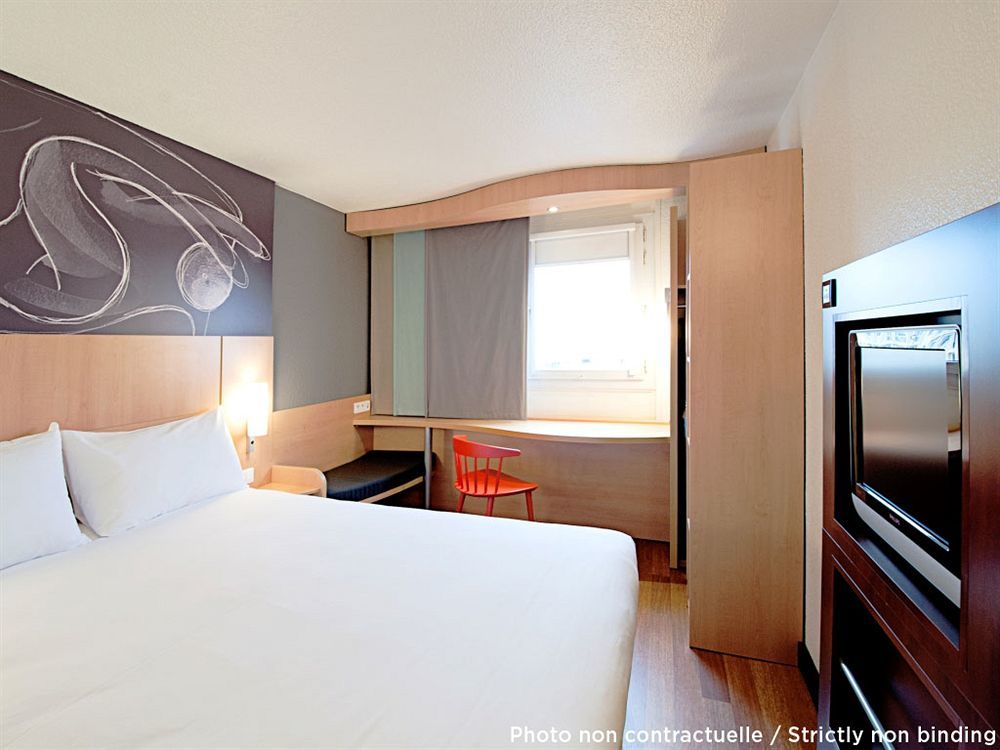 Ibis Vichy Hotel Exterior foto